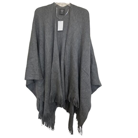 Vince Camuto Feels Like Home Ruana In Heather Grey - Picture 2 of 10